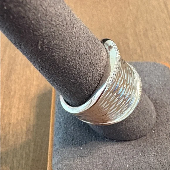 Silpada Textured Silver CZ Ring with Box Sz 8 - Picture 8 of 11